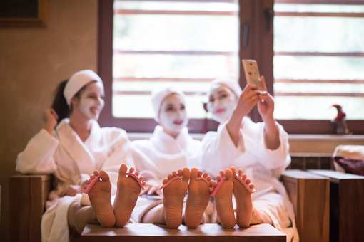 The 10 Best Nail Salons in Rhode Island!